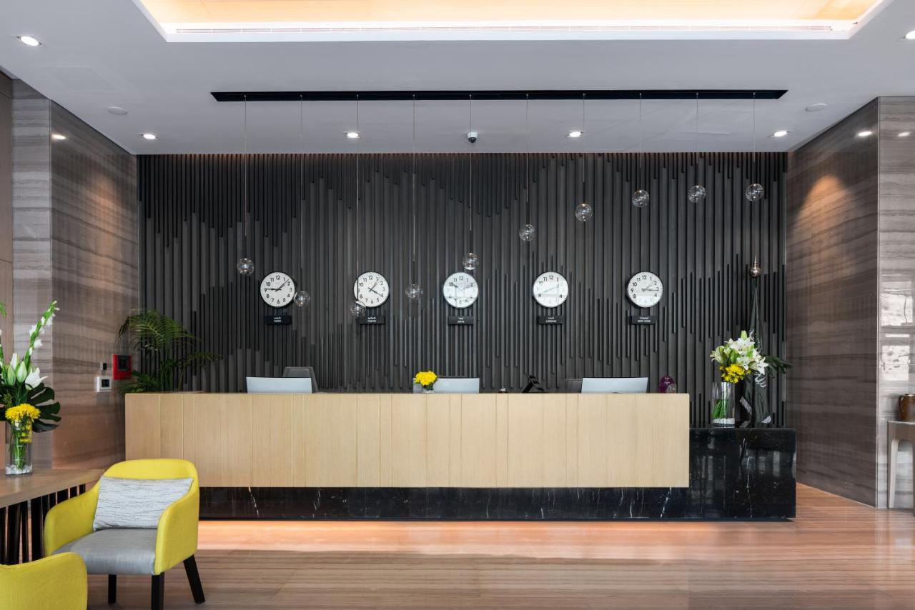 Citadines Abha Aparthotel ภายนอก รูปภาพ Reception desk at the hotel