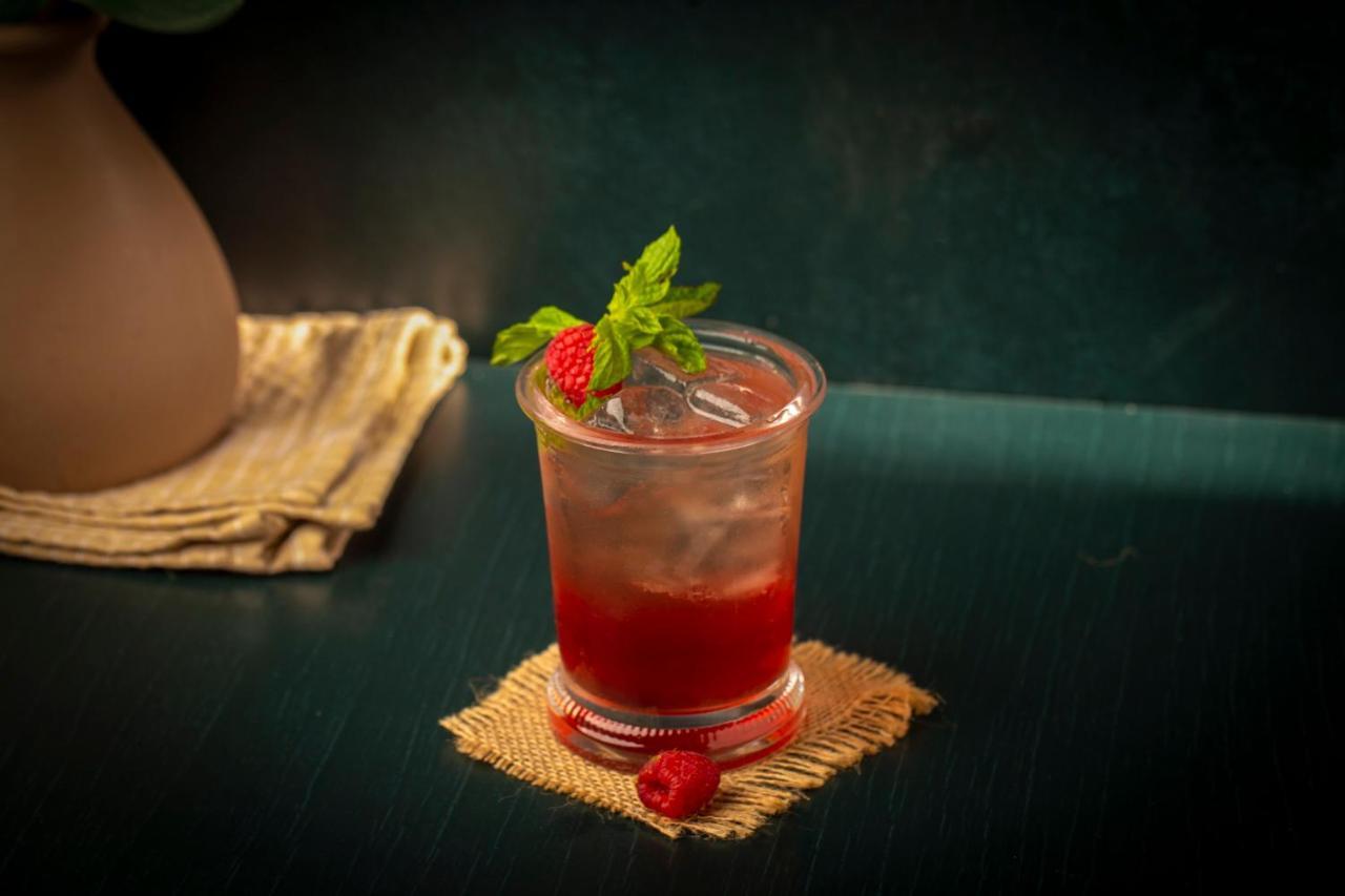 Citadines Abha Aparthotel ภายนอก รูปภาพ A strawberry basil smash